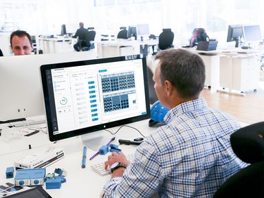 Person using Roxtec Transit Designer